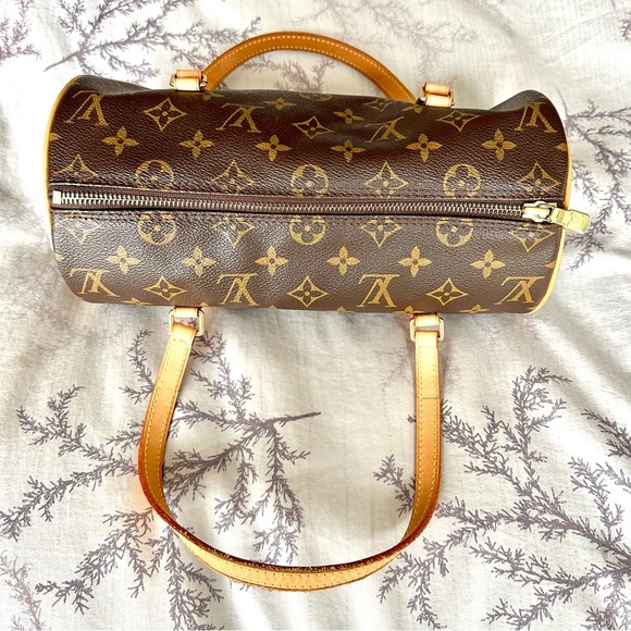 Authentic Louis Vuitton Monogram Canvas Papillion 28 Handbag (Date Code added) - Picture 4 of 16